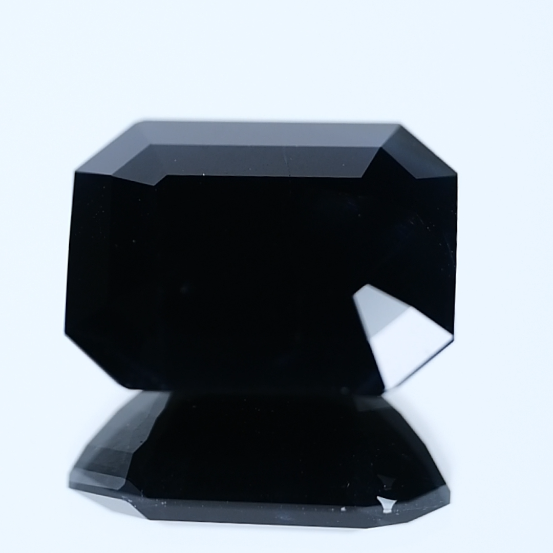 16.90 ct Basaltic Deposit Unheated Dark Blue Sapphire