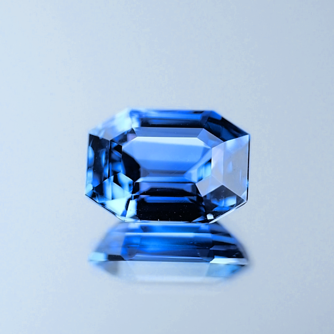 5.53 ct Sri Lankan Unheated Blue Sapphire