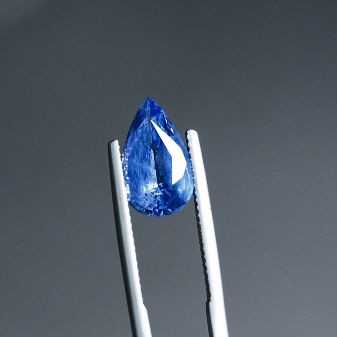 4.43 ct Sri Lankan Heated Blue Sapphire