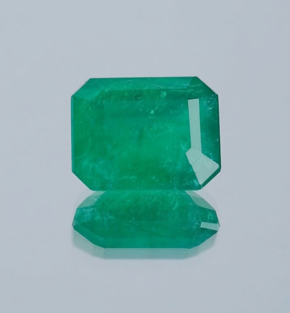 7.04 ct Zambia Minor Emerald