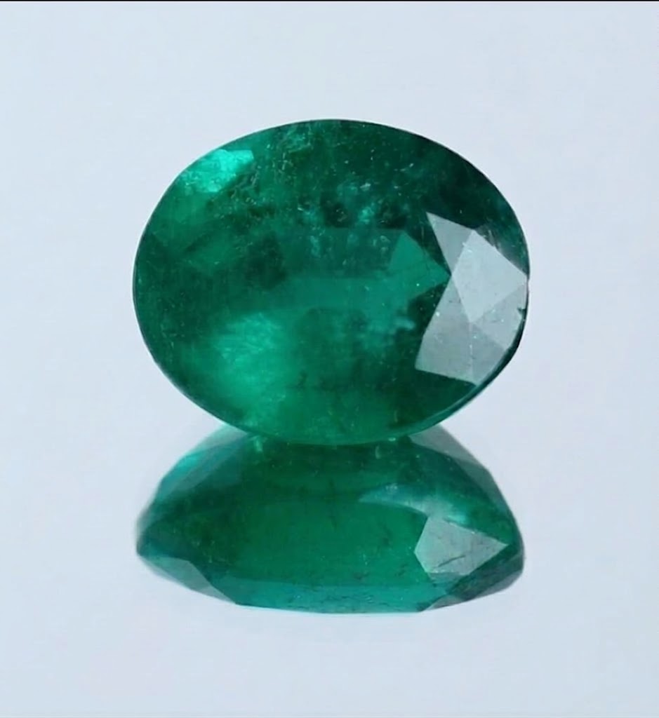 6.67 ct Colombia Minor to Moderate Emerald